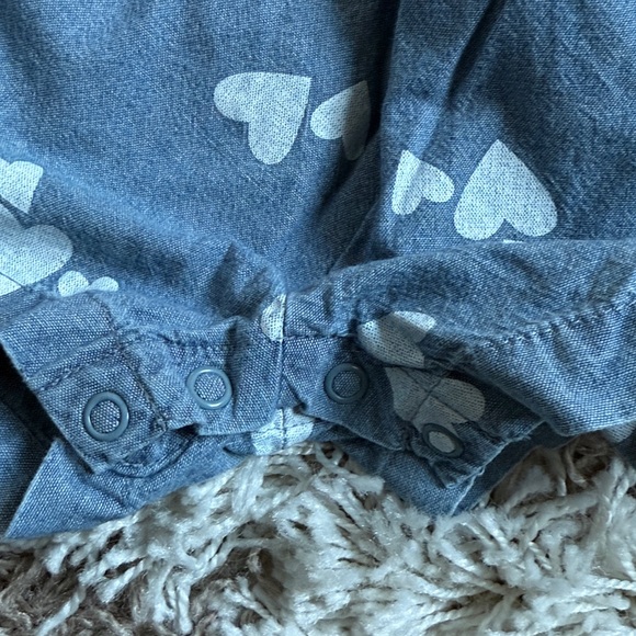 🤍NWOT Carter’s Heart Romper - Picture 6 of 7